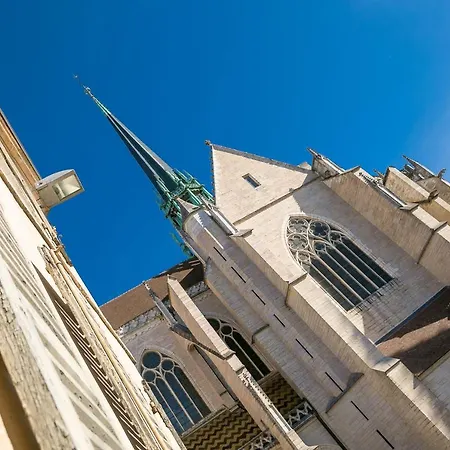 Le Saint B Au Pied De La Cathedrale Saint Benigne Apartment