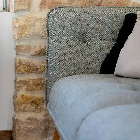 Le Saint B Au Pied De La Cathedrale Saint Benigne Apartment *