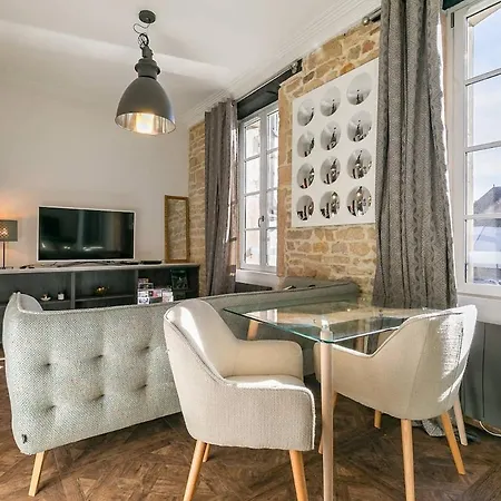 Le Saint B Apartment