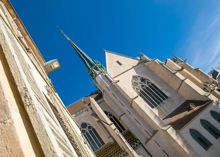 Le Saint B Au Pied De La Cathedrale Saint Benigne Διαμέρισμα
