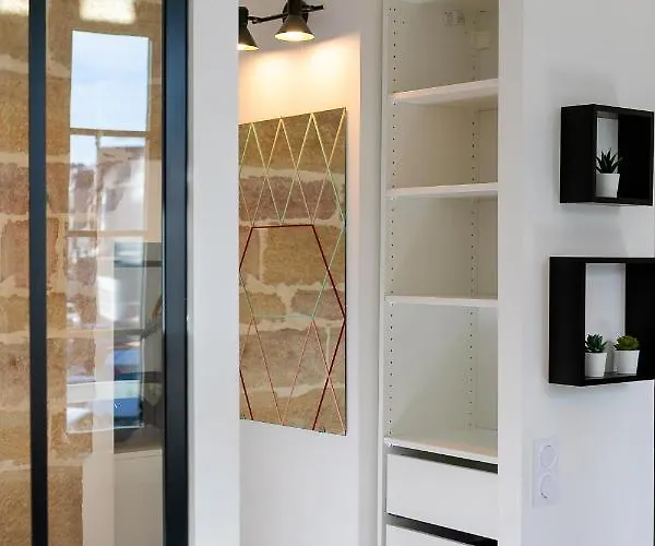 Le Saint B Au Pied De La Cathedrale Saint Benigne Διαμέρισμα